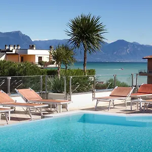 https://hotel-arena-colombare-di-sirmione.it-lombardy.com